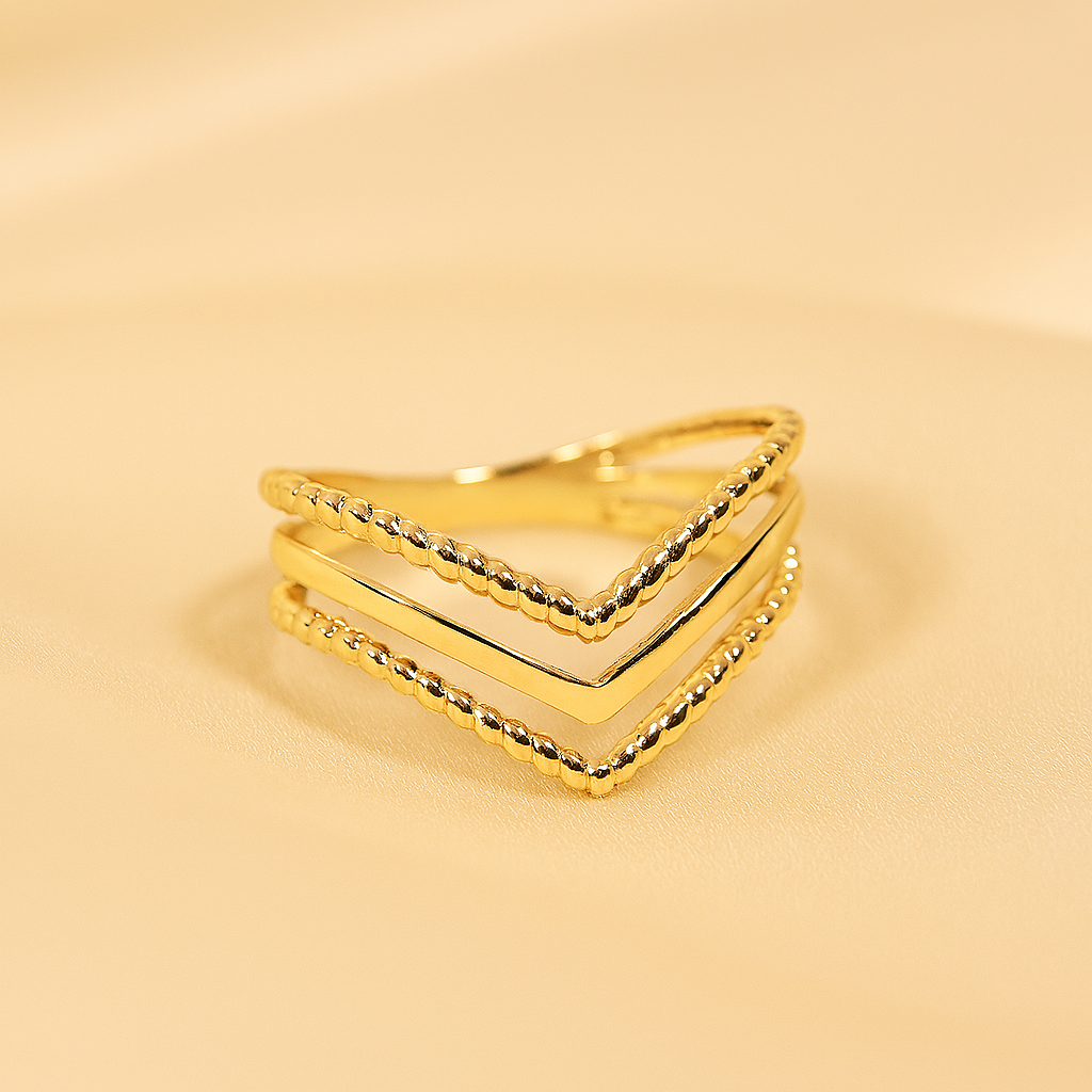 Layered V Ring