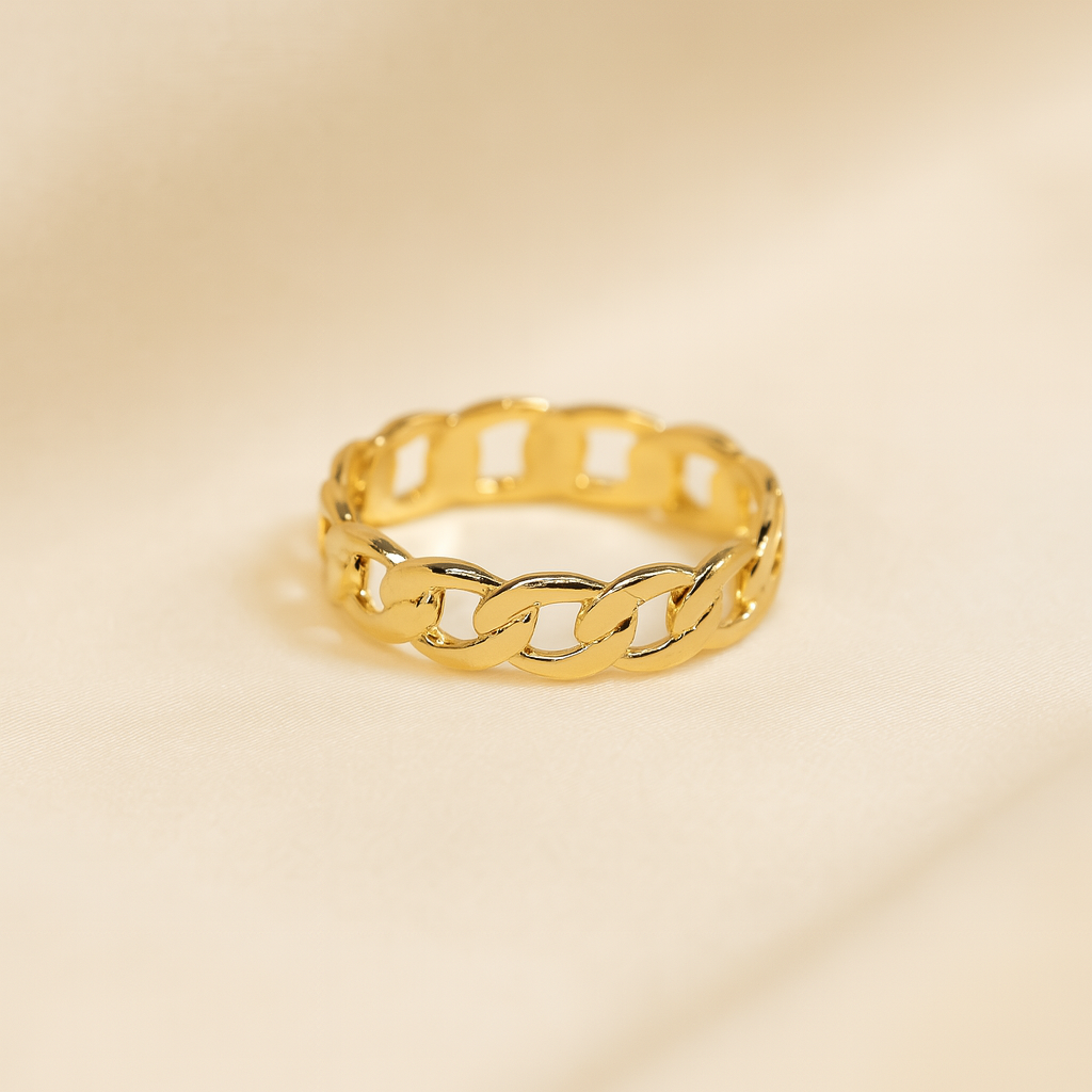 Bold Curb Chain Ring