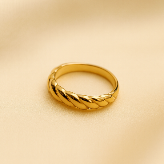 Thin Croissant Ring