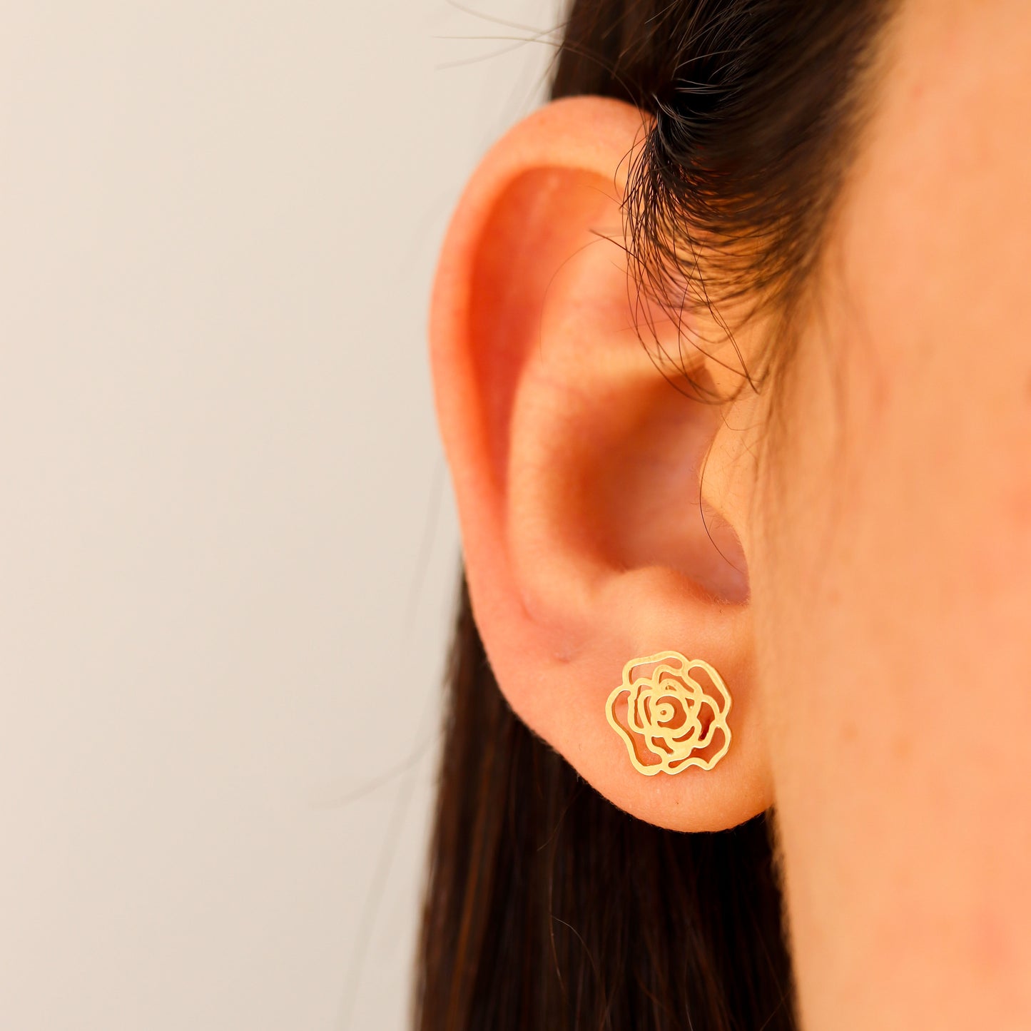 Flower Outline Stud Earrings