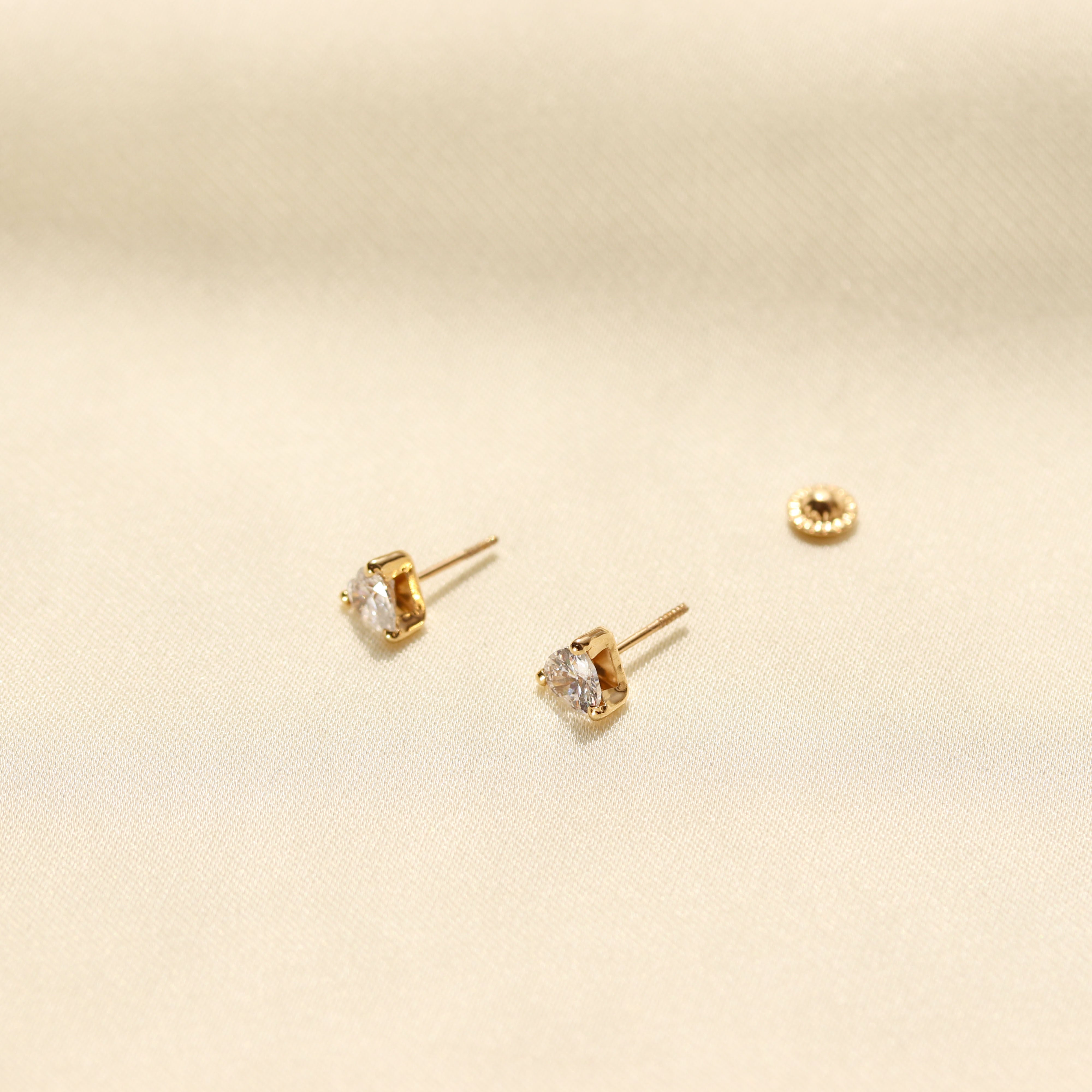 Triangle Diamond Stud Earrings – Design Gold Jewelry