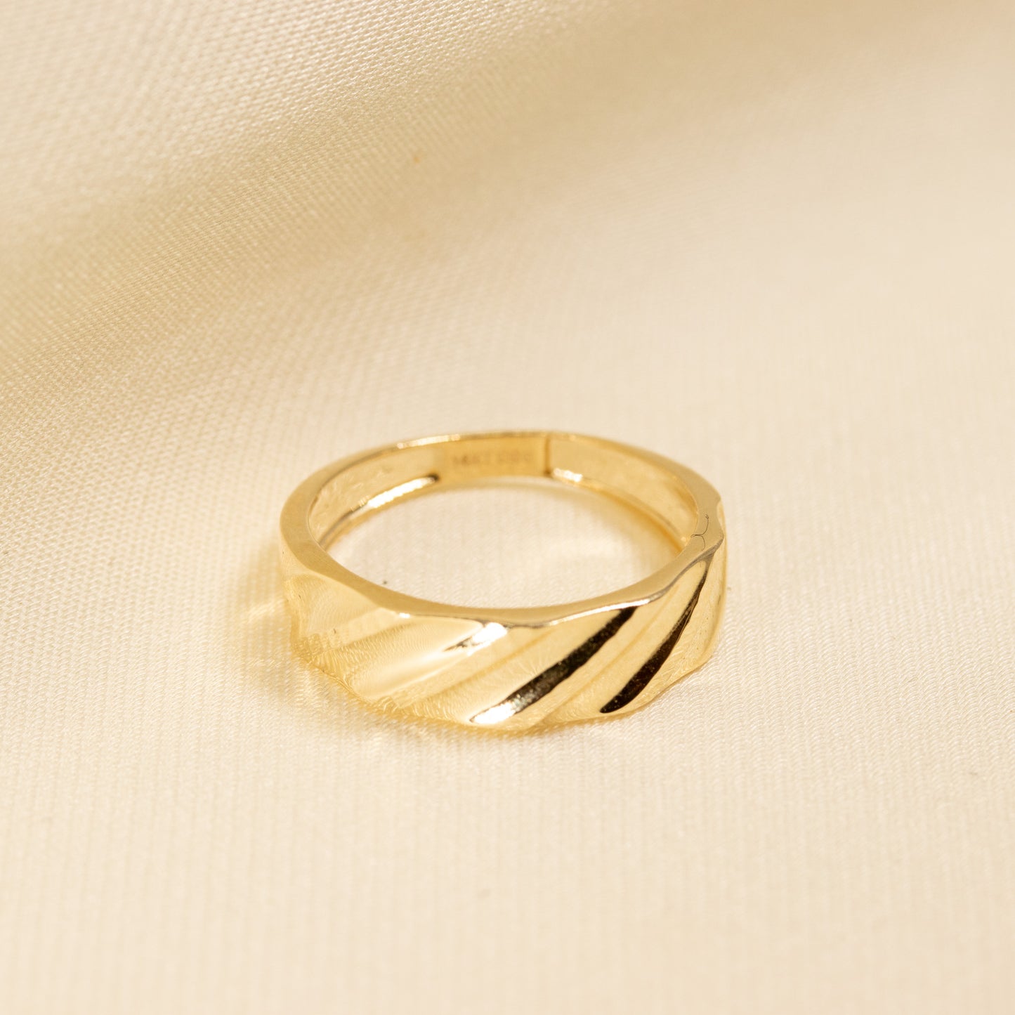 Diagonal Cut Ring