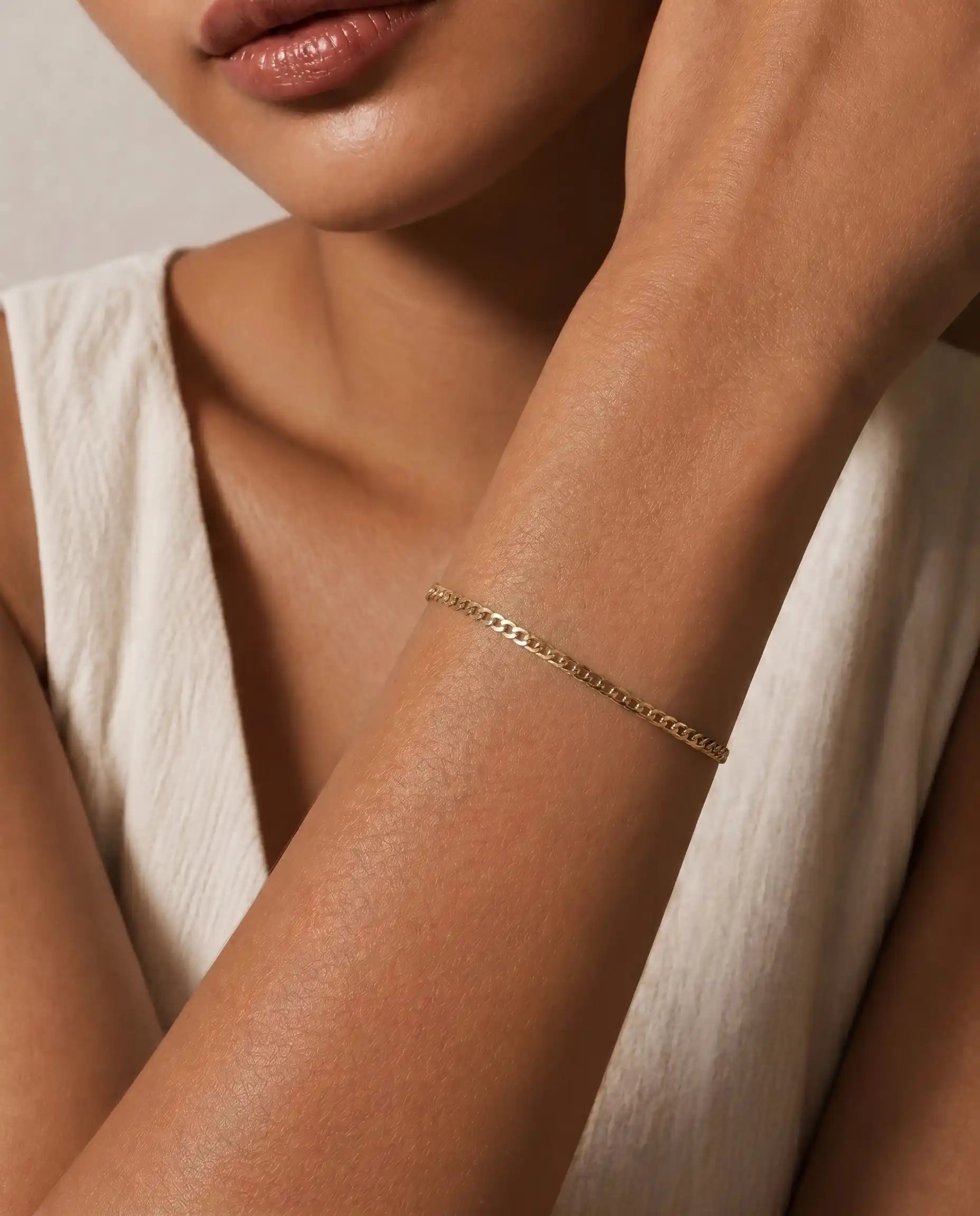 Thin Curb Link Bracelet