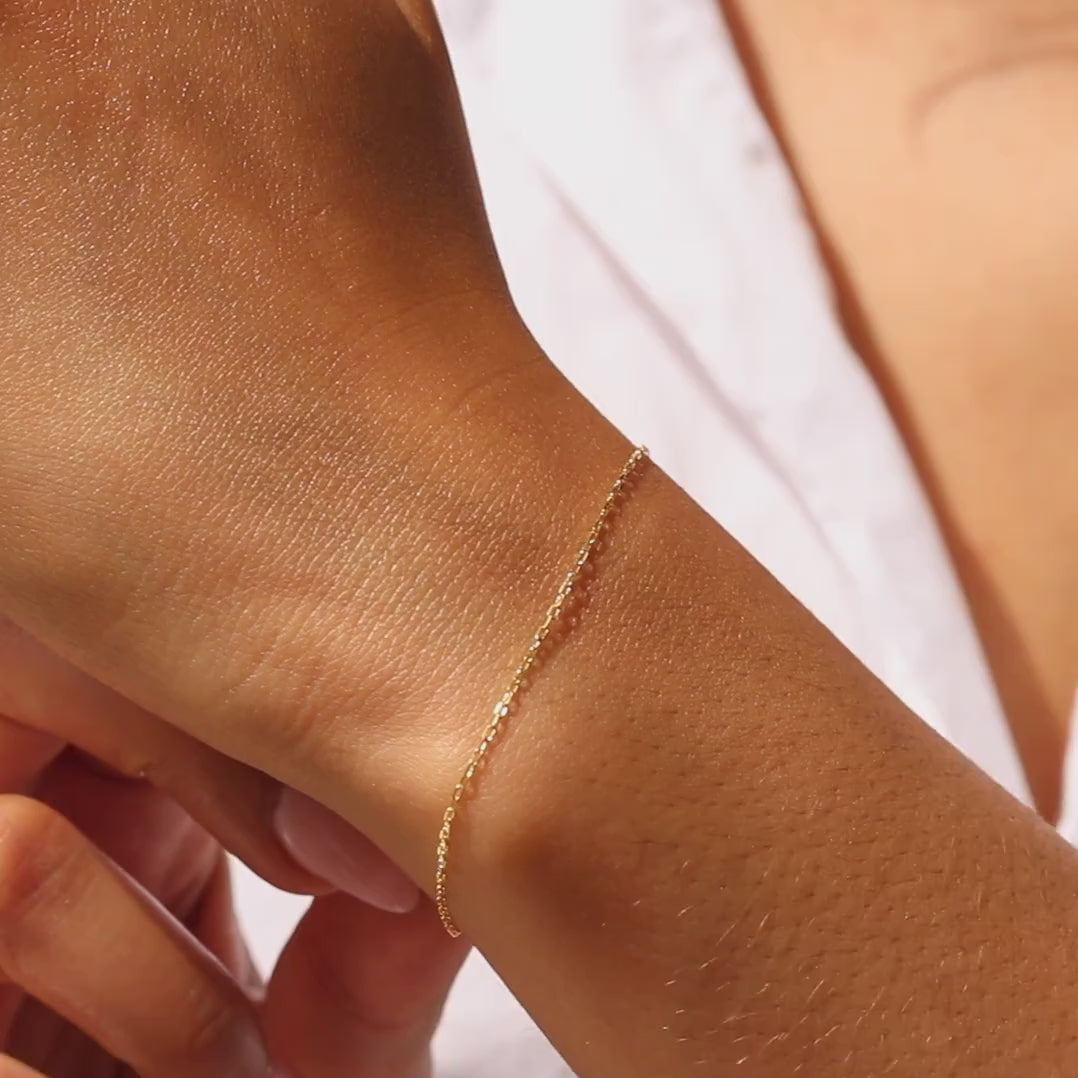 Ultra Thin Paperclip Bracelet