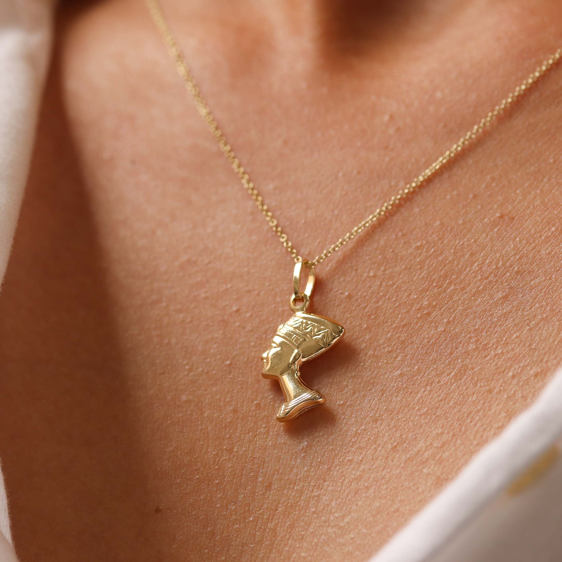 Solid gold deals nefertiti necklace