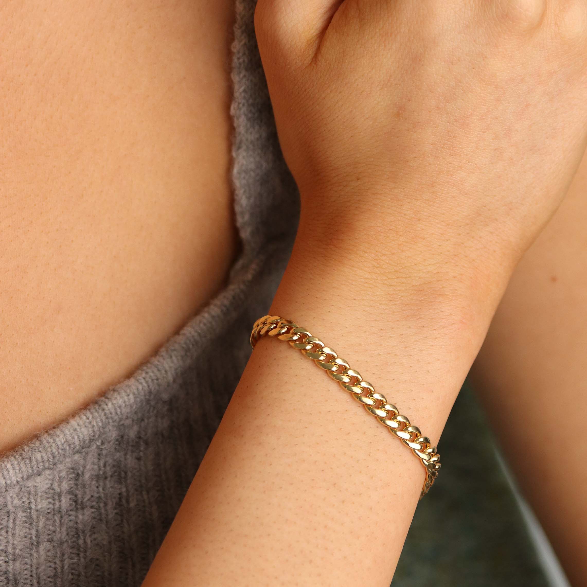 Stylish lightweight chain bracelet designs 2023 | Latest design for girls -  YouTube