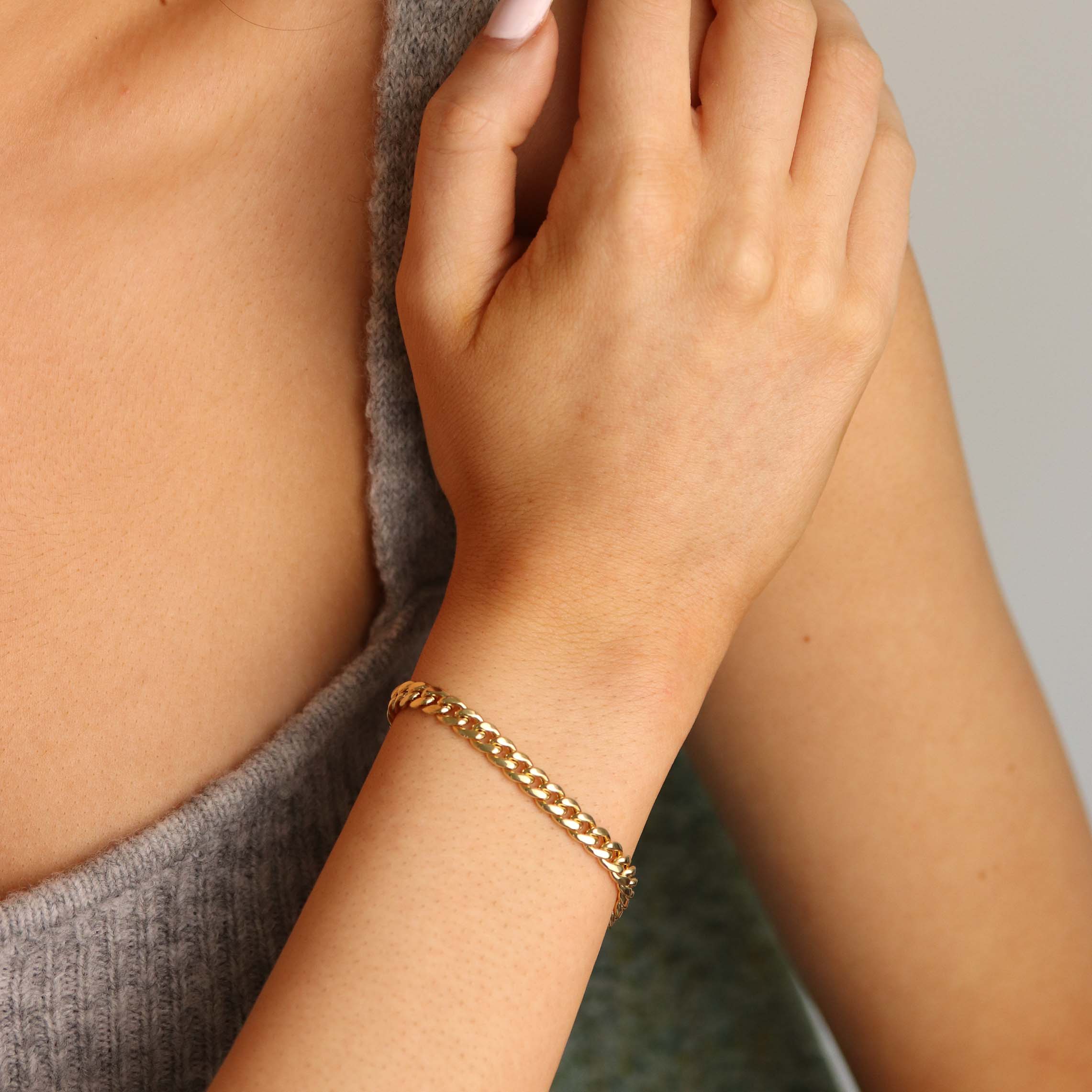 9 Stylish Gold Plated Bracelets in Different Designs | Styles At Life